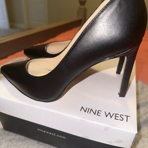 Nine West Classic Black Pumps